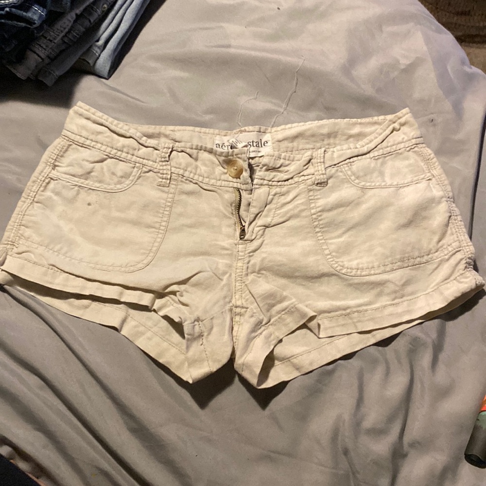 Khaki shorts aero